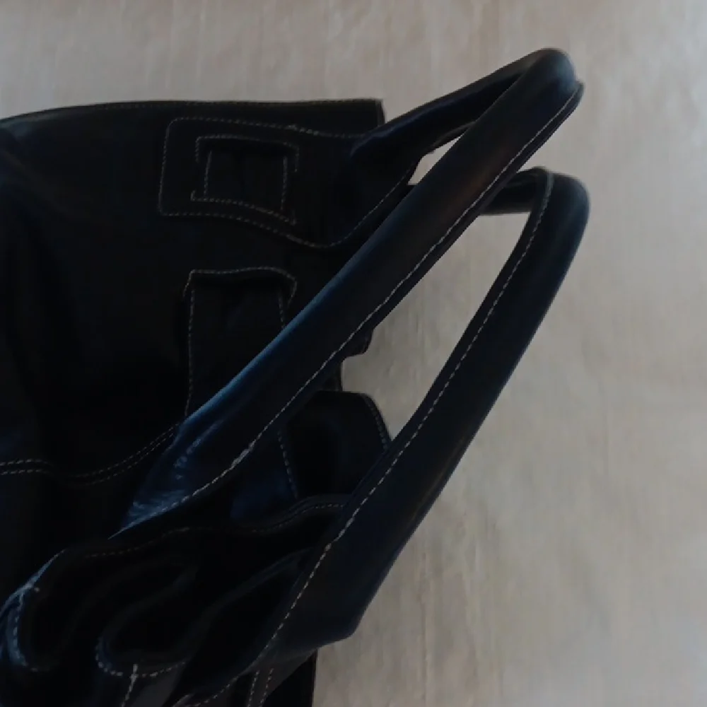 🖤Perlina Black Everyday Bag With Bow Accent And High Qaulity  Soft Cowhide